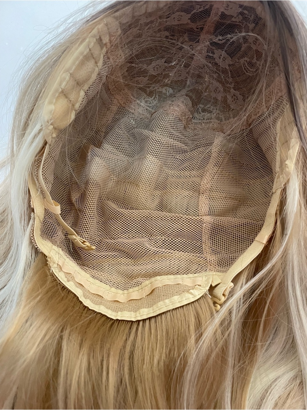 Blonde/ Golden gradient Layered Synthetic Women's Wig - Picture 8 of 9